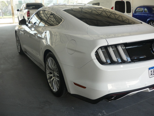 Ford Mustang 5.0 Gt 421cv