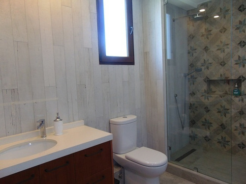 Casa De 2 Pisos En Condominio Las Brisas