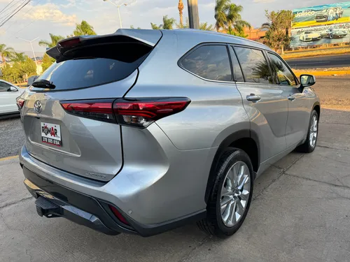 Toyota Highlander 3.5 Limited Panoramic Roof At
