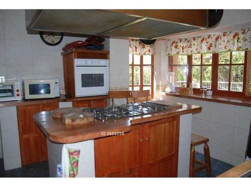 Excelente Casa De Construcción Sólida Estilo Chilena Pirque