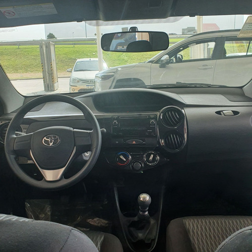 Imagen 9 de 15 de Toyota Etios 1.5 4p Xls Pack 6mt 2023
