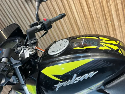 Bajaj Pulsar 180 Fi 2022