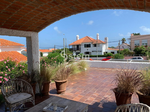 Venta Casa 3 Dormitorios, Peninsula-faro, Punta Del Este- Ref: 1895