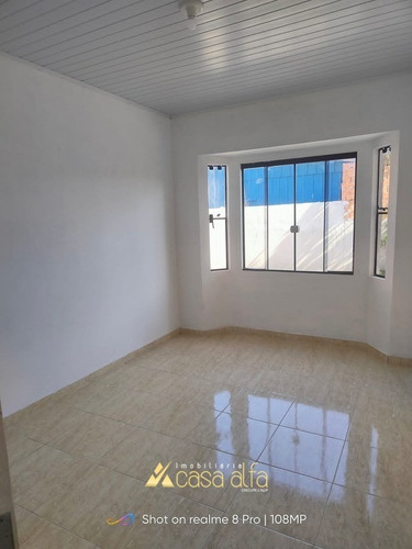 Imagem 9 de 13 de Casa Com Dois Quartos No Balneário Canoas - Cg0190-1