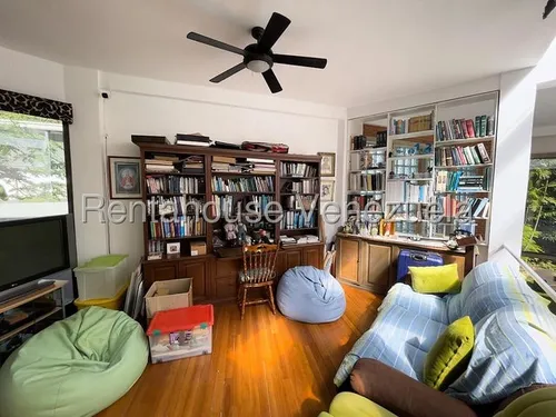 Casa En Venta En Santa Paula Rl