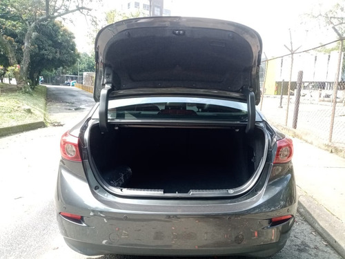 Imagen 13 de 14 de Mazda 3 2019