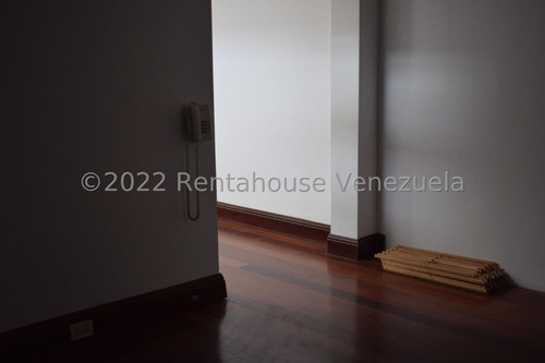 Gran Pent-house En Alquiler En Campo Alegre #22-15888 Josmary Sanjuan