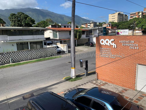 Casa Comercial En Venta En Chuao A Pie De Calle Angela Tocho