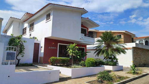 Venta Casa En Urb. Prebo Ii Valencia Amplia Cod. 184184 Hd