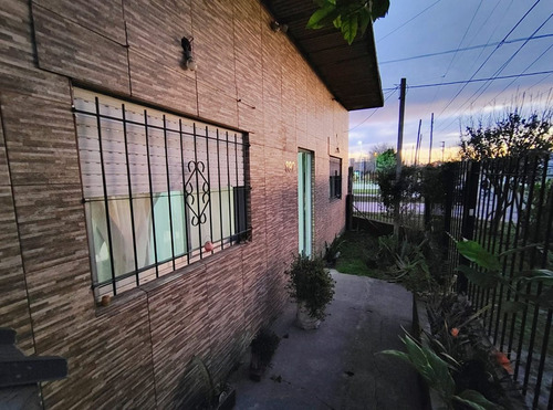 Venta Casa 5 Amb Tristán Suarez Parrilla/cochera.