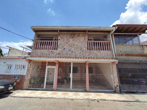 Casa En Venta En Maracay Urb Las Delicias Santa Rita Rah 25-10984 Meglisf