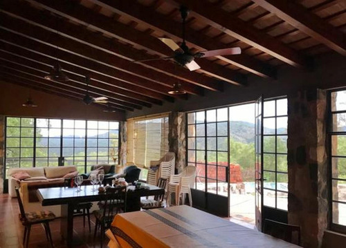 Casa Quinta En Venta - 3 Dormitorios 3 Baños - Córdoba