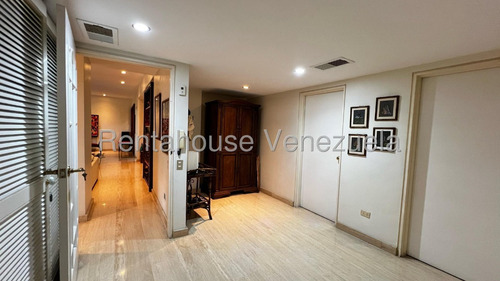 Moderno Apartamento En Conjunto Residencial Premium Ascensor Privado. A/a Central. Cocina Equipada Con Línea Blanca De Alta Calidad.parque Infantil Y Amplias Áreas Verdes. Está En Los Chorros