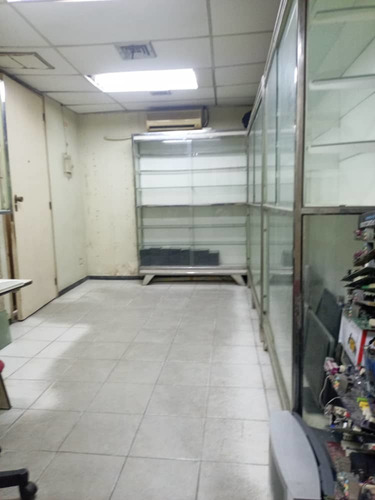 Imagen 3 de 5 de Vendo Local De 20 Mts2 En Pb De Edificio Monaca En La Av Ppal De Los Ruices.