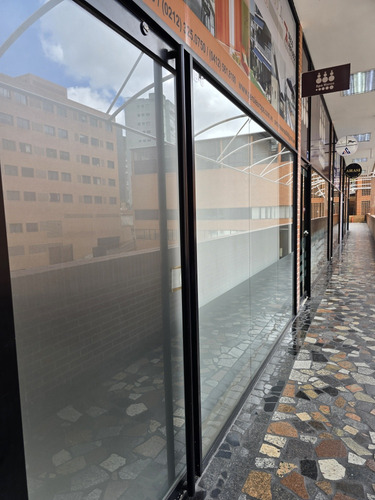 Local Comercial Plaza La Boyera