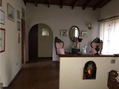 Vendo Casa 350m2 5h/6b/4p Los Naranjos 0909