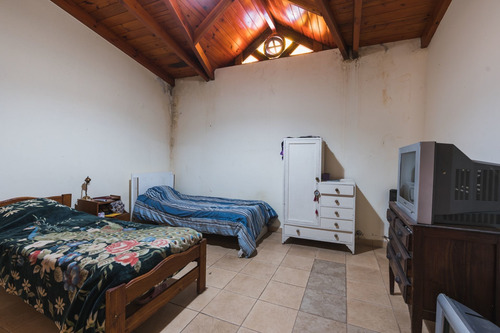 Imagen 9 de 19 de Venta Casa Pasillo 2 Dormitorios Patio Seco Amplio