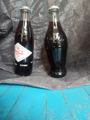 Botellas Colecciónables De Coca Cola 2 Piezas (Usado)