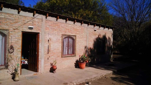 Aloja Inmobiliaria - Vendo Casa De 2 Dormitorios En Buena Ubicación , San Marcos Sierras