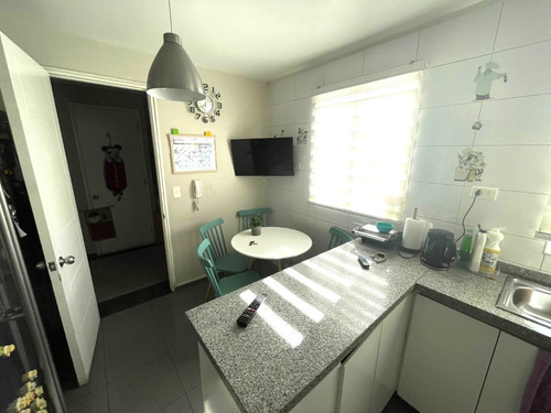 Peñalolen, Excelente Estado Casa En Condominio 4d+ 3b **