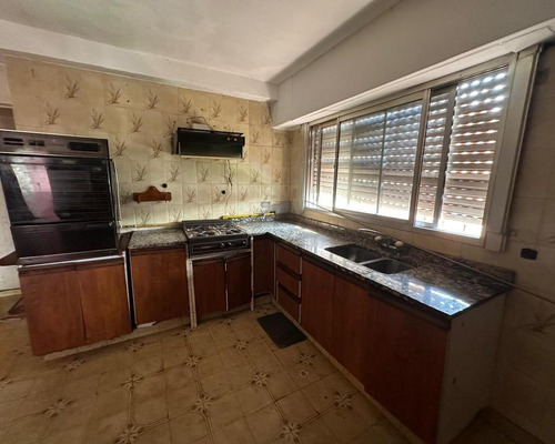 Casa En José Manuel Estrada 906