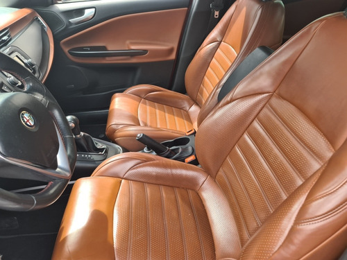 Imagen 10 de 14 de Alfa Romeo Giulietta Quadrifoglio 2015 $279500 Socio Anca