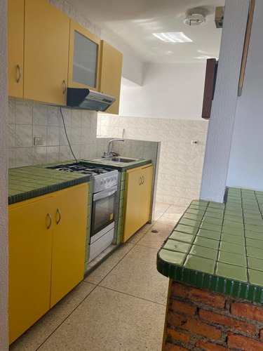 Apartamento En Venta Ubicado En  El Centro De Maracay. 