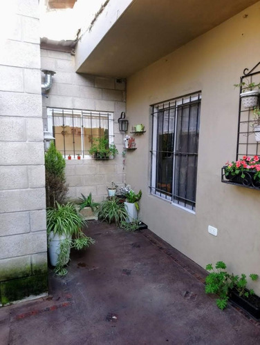 Oportunidad Casa 4 Ambientes Con Cochera Jardin