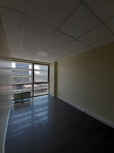 (adm) Oficina En Arriendo En Plaza De Armas, Santiago Centro