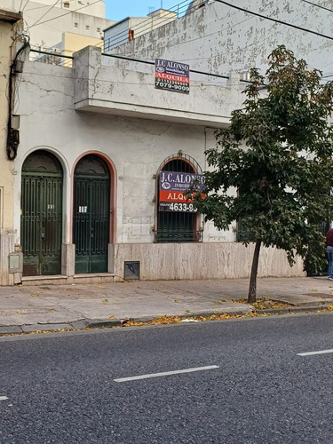 Ph Sobre Avenida De 6 Ambientes Con Destino Comercial