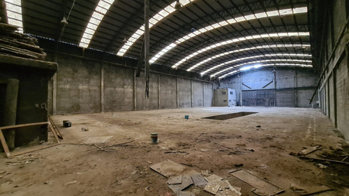 Gran Galpón De 1200m² Sobre Ruta 8 - Billinghurst