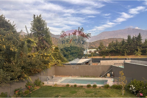 Arriendo De Exclusiva Casa En Condominio