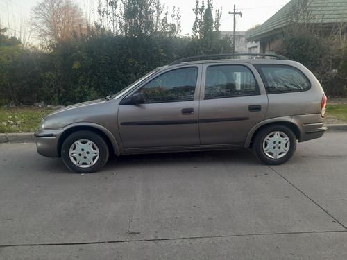 Chevrolet Corsa Classic 1.6 Gl