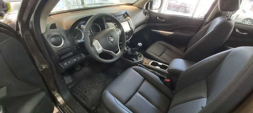 Auto Y Camionetas Renault Alaskan Toyota Hilux Amarok Jeep E