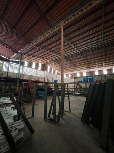 Imagen 11 de 29 de Terreno De 3380 Mt2 Con 5 Galpones, Av Intercomunal, Gran Oportunidad!!
