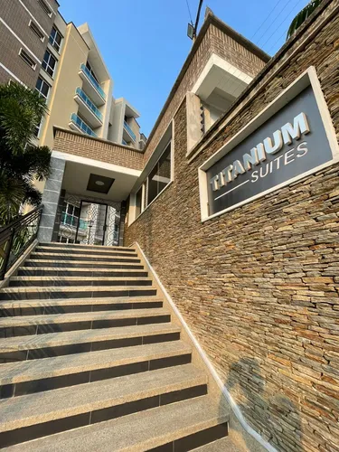 Res Titanium Suite, Mañongo