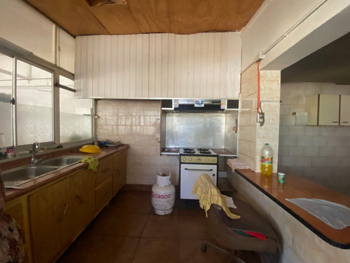 Casa Con Gran Terreno De Dos Dormitorios Y Dos Baños
