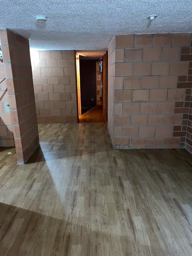 Apartamento Con Zonas Comunes, 3 Dormitorios Y Un Baño