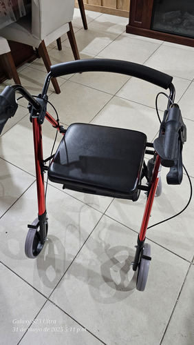 Andadera Con Ruedas Y Asiento (Usado)