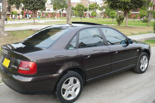 Lanterna Traseira Audi A4 Sedan 1997 98 99 Tyc Esquerdo