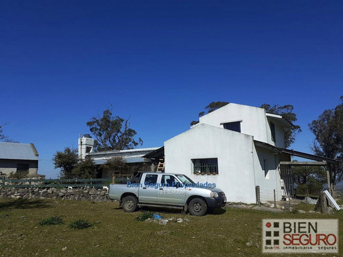Muy Linda Chacra De 33,88 Hás En Venta En Sierra De Carapé
