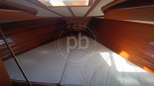 Velero Lef 34 (1990)