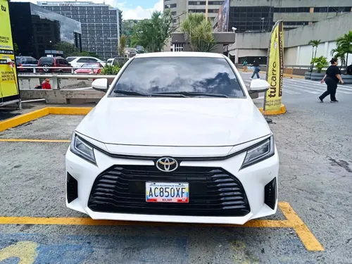 Toyota Yaris G 2024