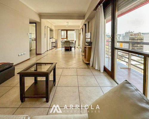 Departamento De 3 Ambientes Con Cochera. La Perla.