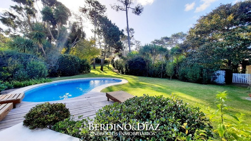 Espectacular Residencia En La Barra Con Vista Al Mar- Ref: 851