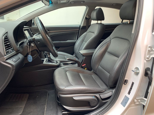 Imagem 5 de 6 de Hyundai Elantra 2.0 16v Special Edition
