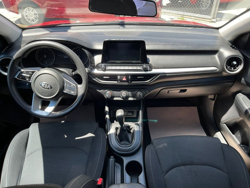 Imagen 8 de 15 de Kia Forte Lx Sedan 8674