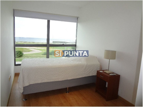 Imagen 7 de 16 de Apartamento De 3 Dormitorios Y Dependencia, Playa Mansa