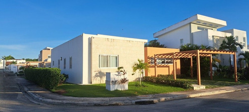 Alquiler Amplia Casa 3 Habitaciones En Vista Cana Bavaro Punta Cana