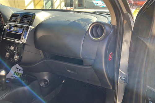 Nissan March 1.6 Advance At